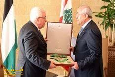 الرئيس ونظيره اللبناني يتبادلان الأوسمة