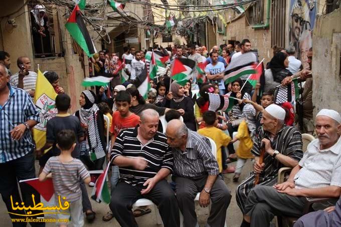 مخيمات بيروت ترفع العلم الفلسطيني تزامناً مع رفعه أمام مقر الأمم المتحدة في نيويورك