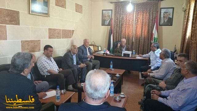 اللواء أبو عرب يعقد اجتماعاً في مكتبه في عين الحلوة
