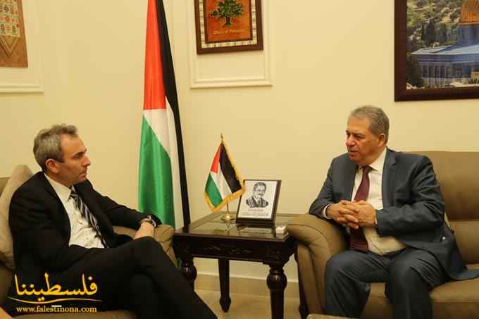 السفير دبور يلتقي سفيرَ بريطانيا في لبنان ولجنة فلسطين في النرويج