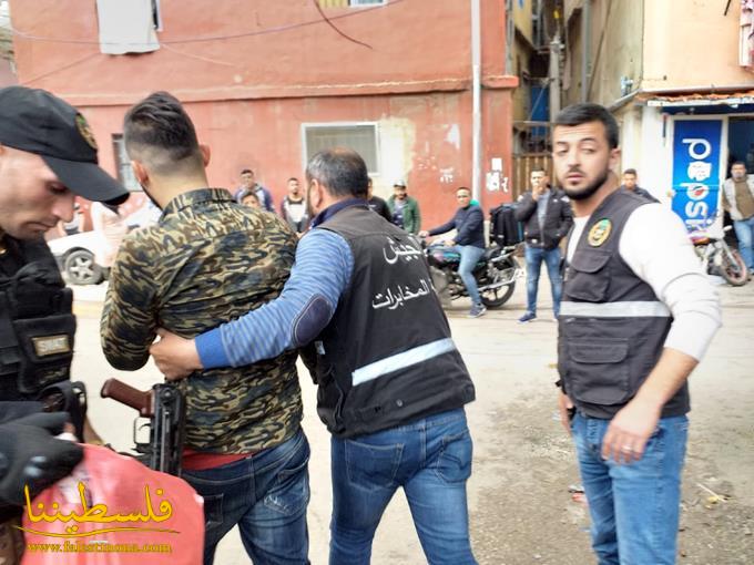 الأمن الوطني الفلسطيني في شاتيلا يسلّم عصابة مروجي العملات المزورة لمخابرات الجيش اللبناني