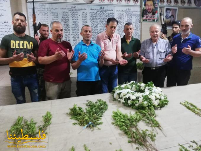 الفصائل الفلسطينية تكلِّل أضرحة الشهداء في برج البراجنة وشاتيلا