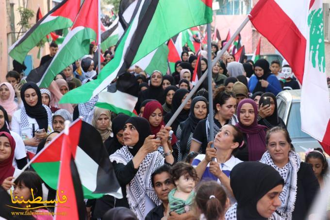 مسيرة نسائية في مخيّم البص رفضًا لقرار وزير العمل في لبنان بحقِّ العامل الفلسطيني