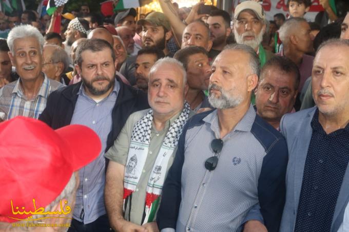 مسيرةٌ جماهيريةٌ في صيدا بمشاركة آلاف اللبنانيين والفلسطينيين رفضًا لقرار وزير العمل اللبناني بحقِّ شعبنا