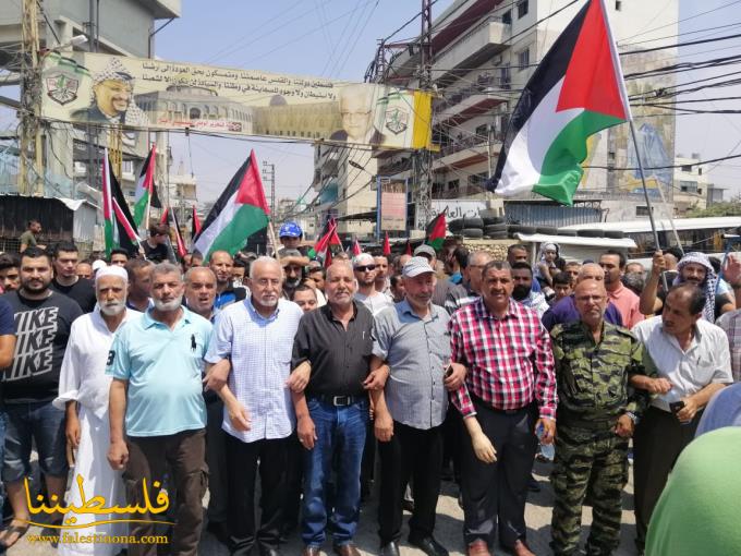 مسيرةٌ جماهيريةٌ حاشدةٌ في مخيَّم البداوي رفضًا لقرار وزير العمل اللبناني بحقِّ شعبنا