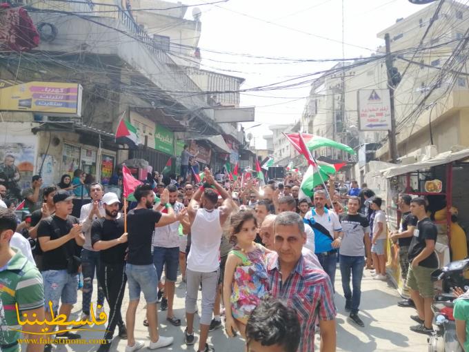 مسيرةٌ جماهيريةٌ حاشدةٌ في مخيَّم البداوي رفضًا لقرار وزير الع...