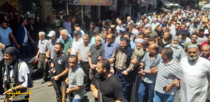 الآلاف من أبناء شعبنا في عين الحلوة يُشاركون في مسيرة جمعة الغضب الخامسة رفضًا لقرار وزير العمل