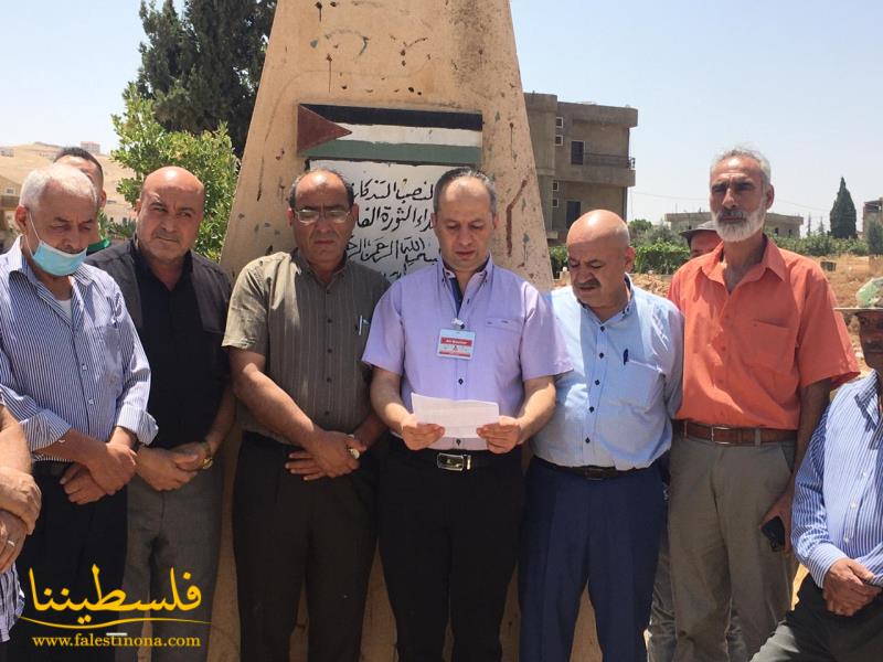 حركة "فتح" تكلِّل بالزهور النَّصب التِّذكاري للشّهداء في مخيَّم الجليل- بعلبك