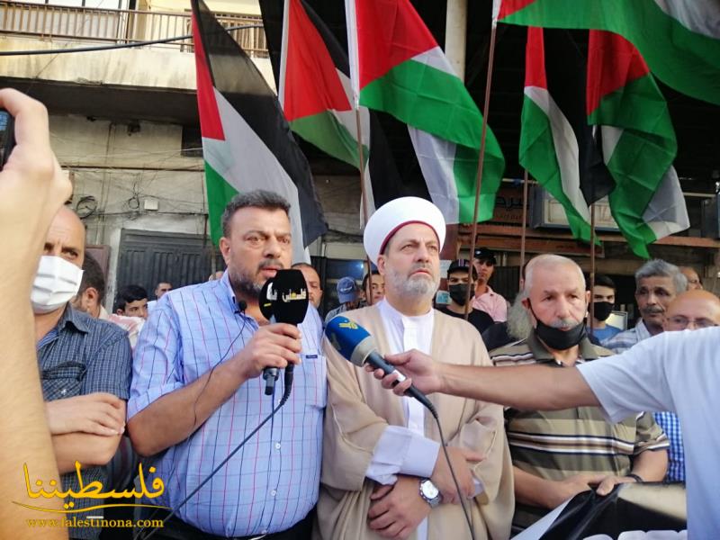 وقفة غضب للفصائل الفلسطينية واللِّجان الشَّعبية في البداوي رفضًا لتوقيع الاتفاق الإماراتي-البحريني مع الاحتلال