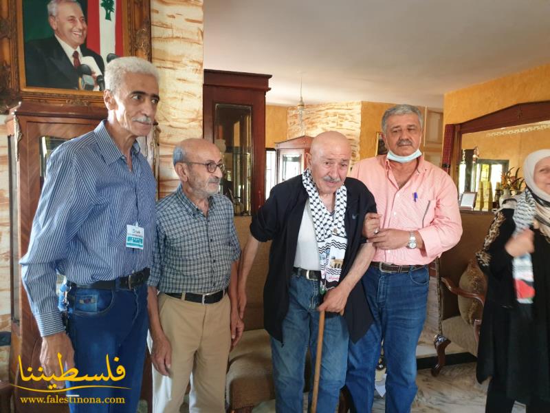 "فتح" تُكرّم المناضل الكبير بلال شرارة في بنت جبيل تقديرًا لمواقفه الوطنية تجاه القضية الفلسطينية