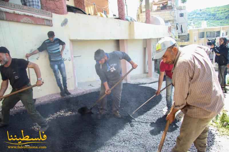 (تحت المقال - 9) - قيادة حركة "فتح" وفصائل "م.ت.ف" في منطقة صيدا تتفقّد تنفيذ مشروع تعبيد طريق الوادي في مخيّم الميّة وميّة