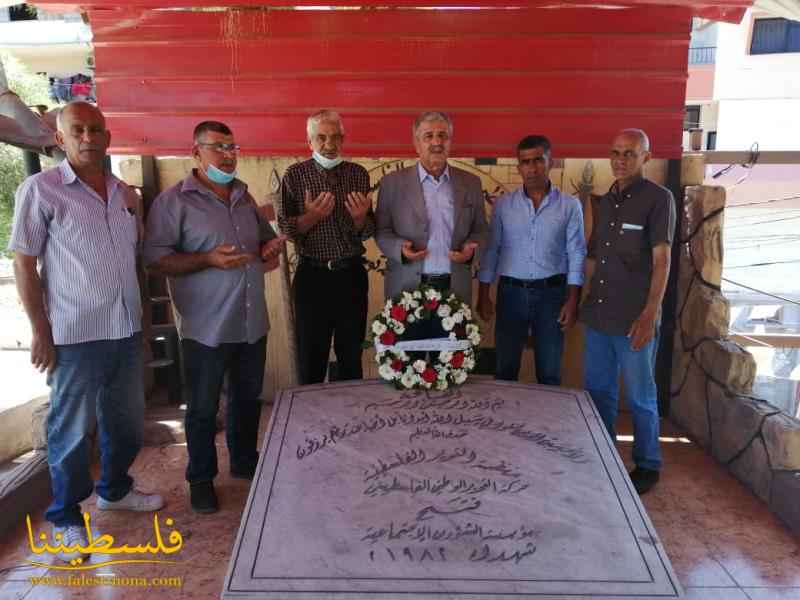 وفدٌ من منطقة عمار بن ياسر يكلِّل أضرحة الشُّهداء في صور والمخيَّمات الفلسطينية