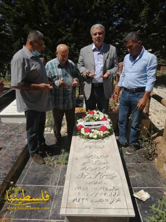 وفدٌ من منطقة عمار بن ياسر يكلِّل أضرحة الشُّهداء في صور والمخيَّمات الفلسطينية