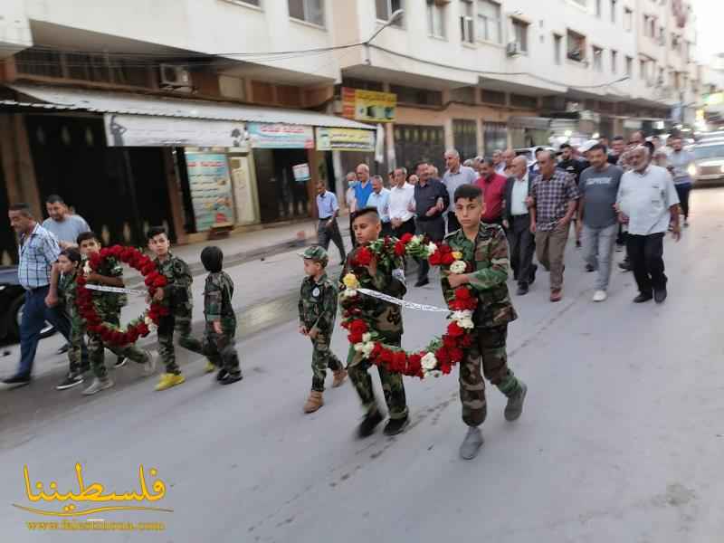 مسيرةُ أكاليل ووفاء لقوافل الشهداء في مخيّم نهر البارد صبيحة عيد الفطر