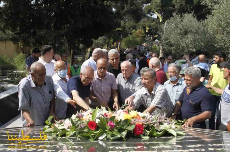 (تحت المقال - 3) - مقبرة الشُّهداء المركزية في بيروت تزدان بأكاليل الورد بمناسبة الأضحى المبارك