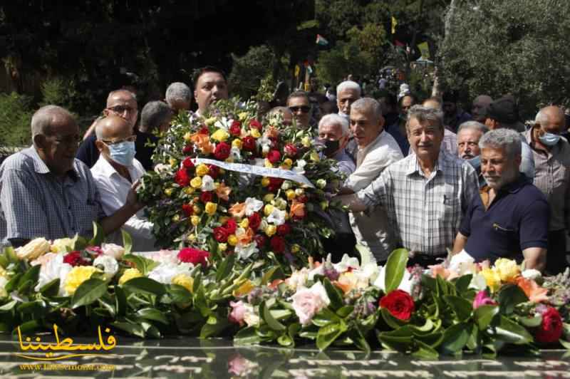 (تحت المقال - 2) - مقبرة الشُّهداء المركزية في بيروت تزدان بأكاليل الورد بمناسبة الأضحى المبارك