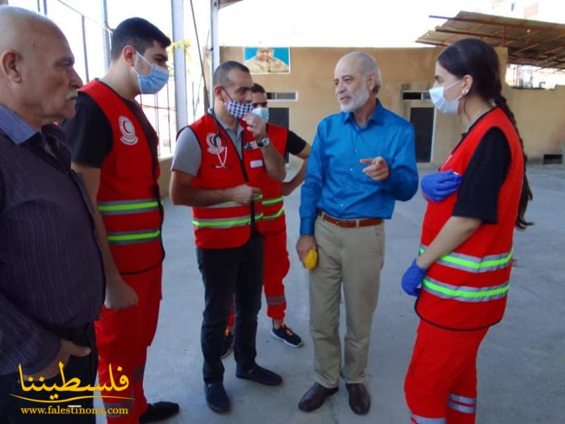 نادي "الشَّباب الفلسطيني العربي" يكرِّم طاقم مستشفى الهمشري في أوَّل أيام الحملة الطبيَّة التي أطلقها