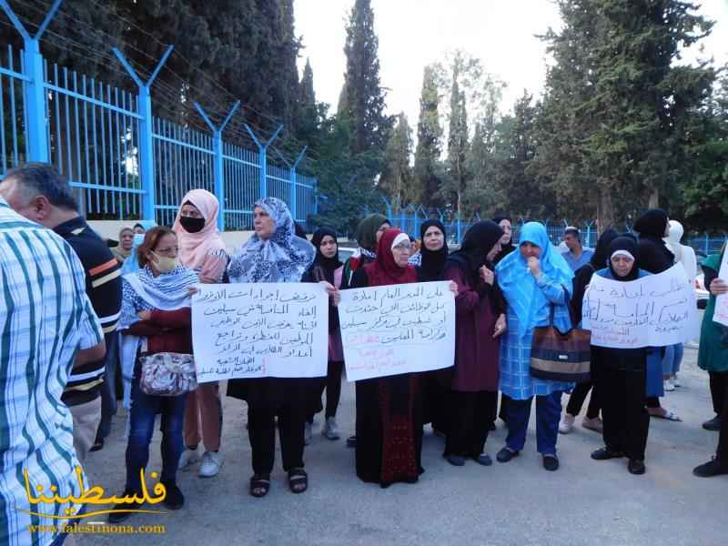 اعتصامٌ حاشدٌ للجان الشعبية والاتحاد العام لطلبة فلسطين في مركز تدريب سبلين للمطالبة بإعادة افتتاح المنامة