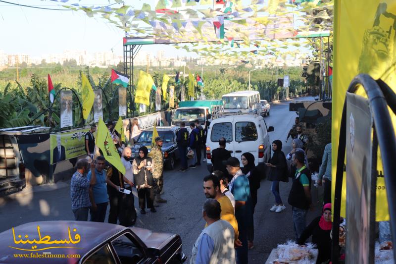 (تحت المقال - 14) - حاجز محبة ووفاء لروح الشّهيد الرَّمز  ياسر عرفات على مدخل مخيم الرشيدية