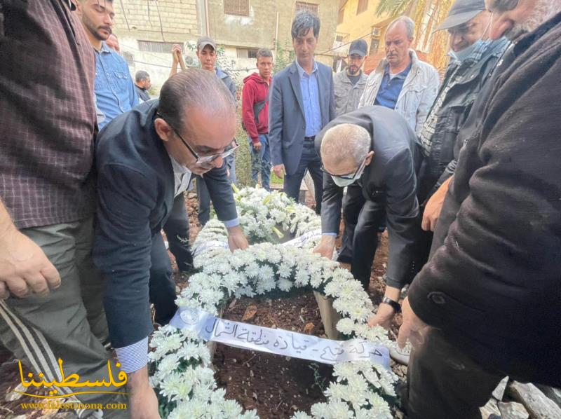 موكبٌ جنائزيٌّ مهيبٌ في وداع المناضل كمال نمر الحاج في مخيم البداوي