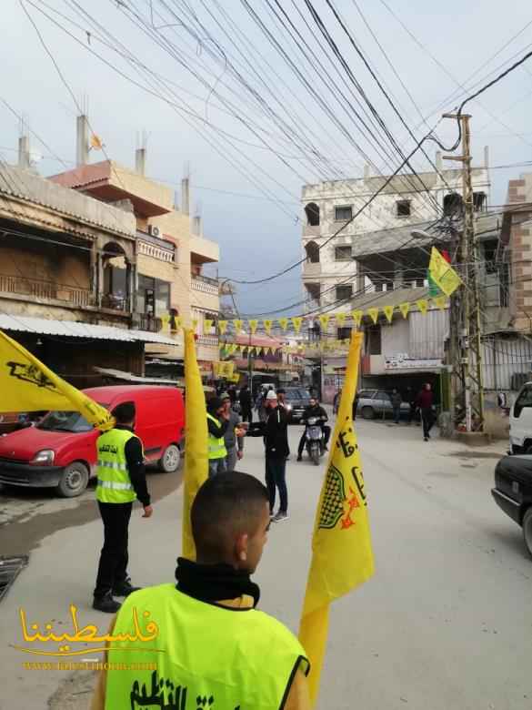 حراك الياسر الفلسطيني يزيِّن شوارعَ مخيم نهر البارد إحياءً لذكرى الانطلاقة