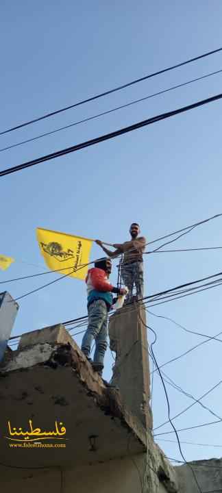 حراك الياسر الفلسطيني يزيِّن شوارعَ مخيم نهر البارد إحياءً لذكرى الانطلاقة