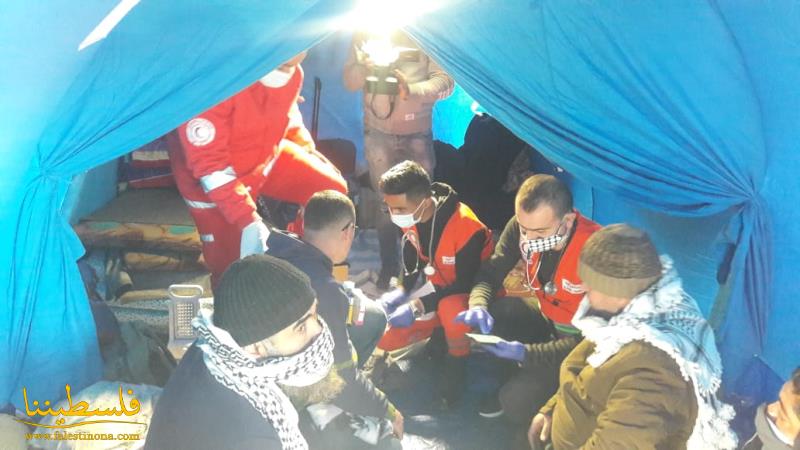 فريق وحدة الإسعاف والطوارئ يزور خيمة المعتصمين أمام مقر الأونروا في بيروت