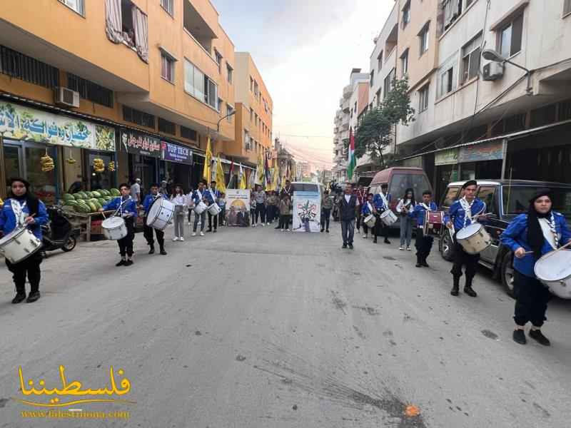 (تحت المقال - 12) - مسيرةٌ جماهيريةٌ حاشدةٌ تجوب شوارع نهر البارد دعمًا لرمز الشرعية الوطنية الرئيس محمود عبّاس