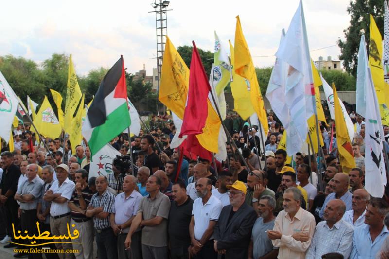 (تحت المقال - 12) - جماهيرٌ غفيرةٌ من أبناء شعبنا يحتشدون في مخيَّم الرشيديَّة دعماً واسنادًا للسَّيد الرَّئيس