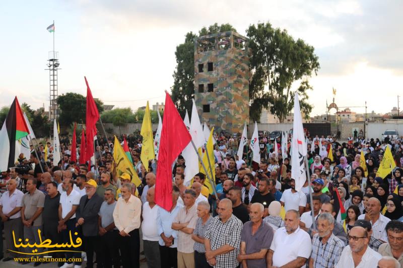 (تحت المقال - 2) - جماهيرٌ غفيرةٌ من أبناء شعبنا يحتشدون في مخيَّم الرشيديَّة دعماً واسنادًا للسَّيد الرَّئيس