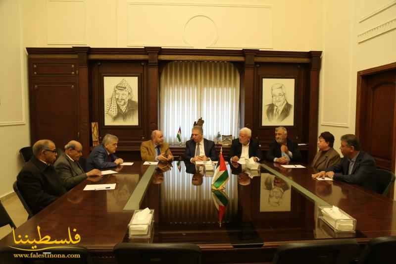 السفير دبور يلتقي رئيس الاتحاد العمالي العام في لبنان