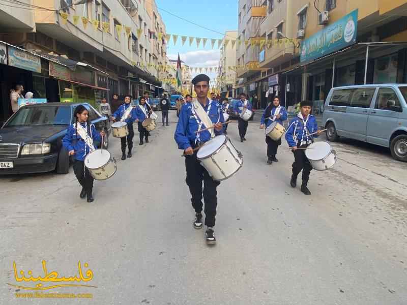 حركة "فتح" في نهر البارد تُحيي يوم الشهيد بمسيرة أكاليل جماهيرية