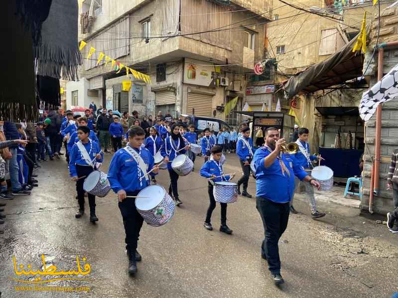 حركة "فتح" في البداوي تُحيي يوم الشهيد بمسيرة أكاليل جماهيرية