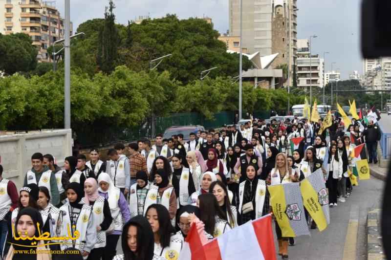 إضاءة شُعلة شهداء فلسطين وأكاليل باسم السيد الرئيس في مثوى الشهداء في بيروت إحياءً ليوم الشهيد