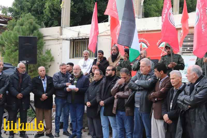 "فتح" في صور تشارك الجبهة الديمقراطية بإيقاد شعلة انطلاقتها في مخيّم الرشيدية