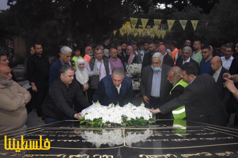 (تحت المقال - 3) - أكاليل باسم الرئيس عباس وسفارة فلسطين على أضرحة الشهداء في بيروت