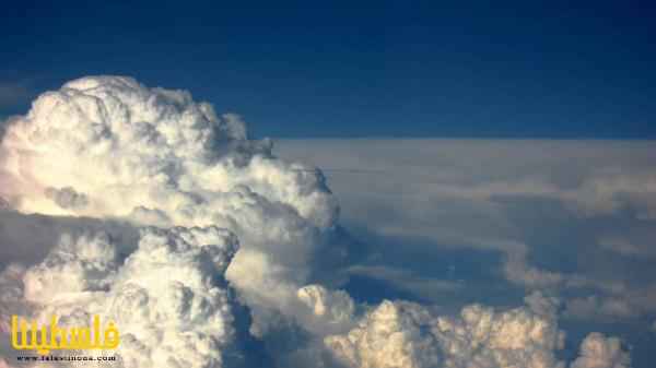 علماء يعثرون على جسيمات بلاستيكية "خطيرة" في الغيوم تغير المناخ