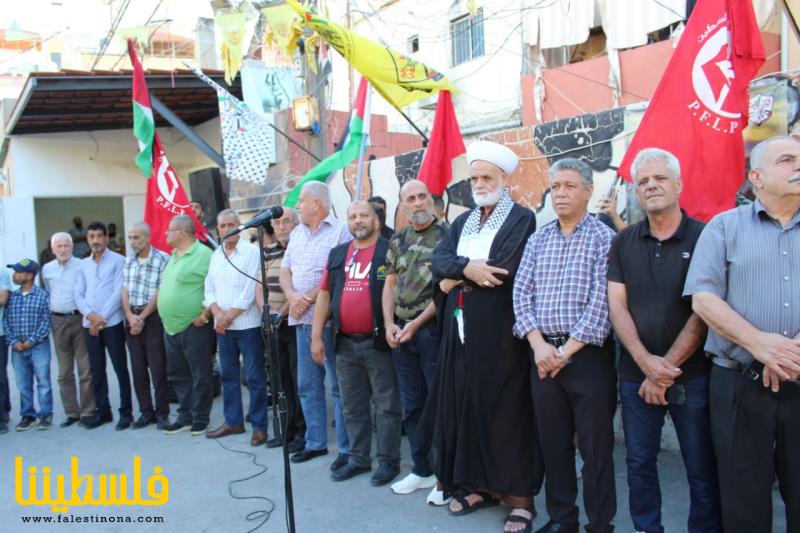 (تحت المقال - 11) - وقفةٌ جماهيريةٌ في مخيم الرشيدية تنديدًا بجرائم الاحتلال الصهيوني في غزة