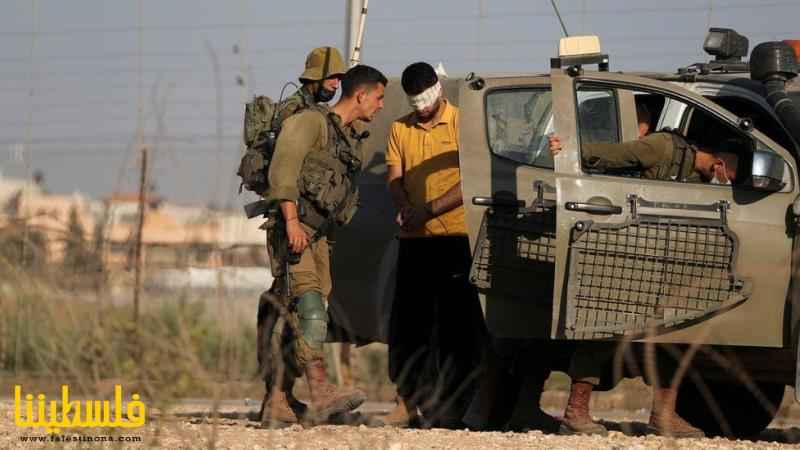 الاحتلال يعتقل "50" مواطنًا من الضفة بينهم "13" عاملًا من غزة