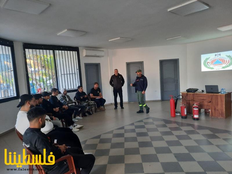 أفواج الإطفاء الفلسطينية تنظم دورة تدريبية في مخيم البص