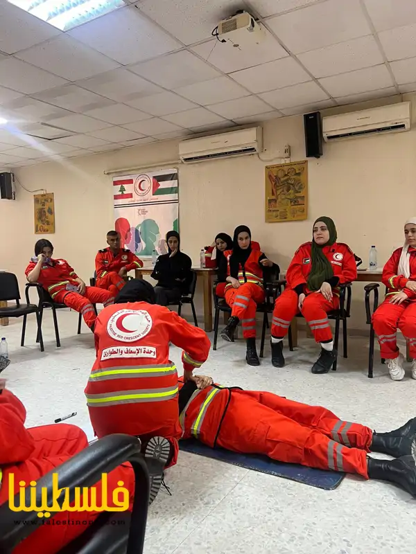 وحدة الإسعاف والطوارئ في صور تنظم دورات إسعافات لفرقها في مستش...