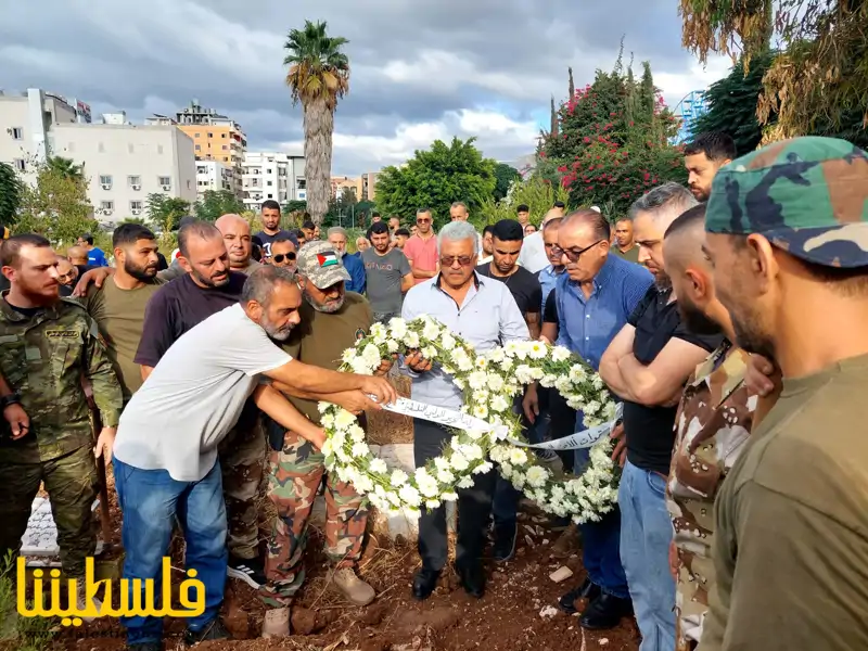 موكب جنائزي مهيب في وداع الشهيد إبراهيم علي نهيلي في مخيّم البداوي