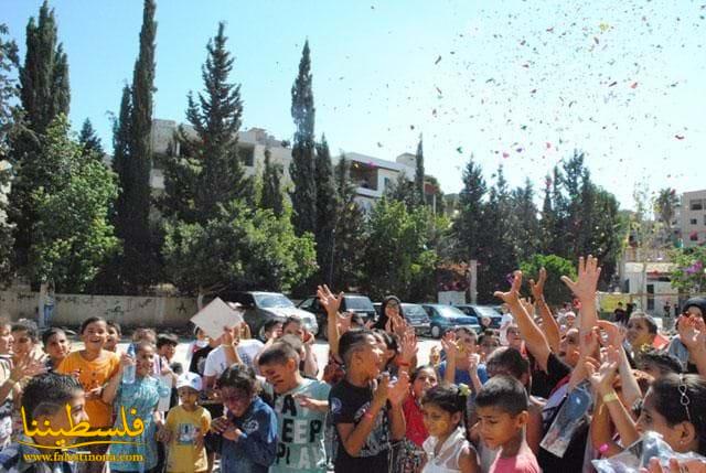 (تحت المقال - 13) - فريق "تغير لنغيّر" يغير لون استقبال فرحة العيد في مخيم المية ومية