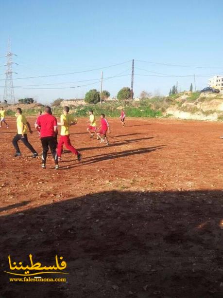 (تحت المقال - 2) - نادي الاخاء ينظّم مباراة كرة قدم بين اللاعبين القدامى وفريق مخيمات سوريا