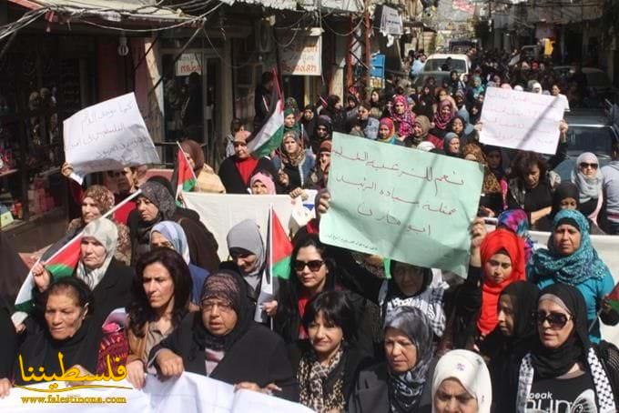 (تحت المقال - 11) - الفلسطينيات يتظاهـرن بيوم المرأة العالمي ضد الاحتلال ومن اجل العودة وتقرير المصير