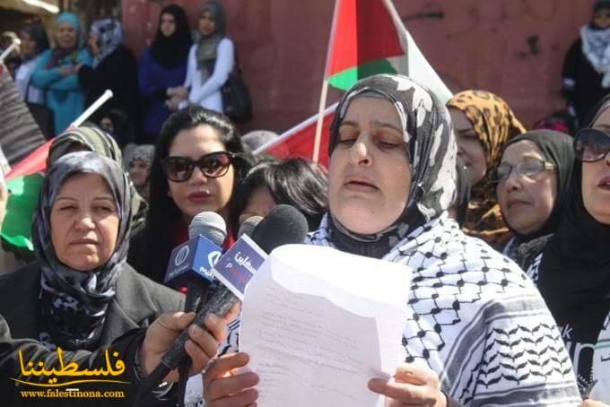 (تحت المقال - 4) - الفلسطينيات يتظاهـرن بيوم المرأة العالمي ضد الاحتلال ومن اجل العودة وتقرير المصير