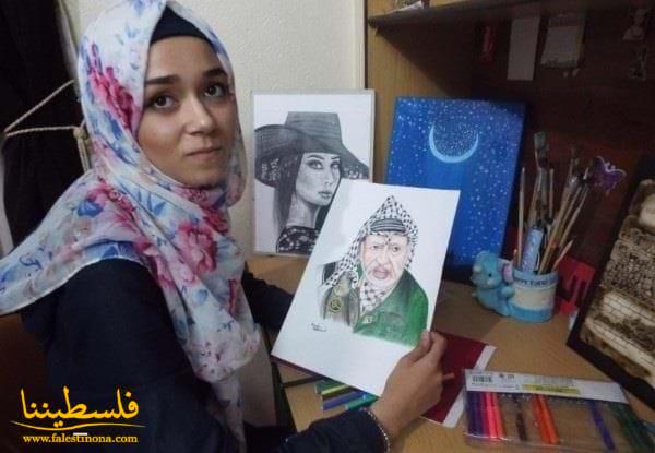 (تحت المقال - 2) - غزة :"أمل" .. فنّانة ترسم الانتفاضة على الحجارة والبيض