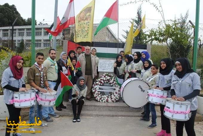 حركة فتح في صيدا تكلل اضرحة الشهداء بالزهور  في يوم الشهيد الفلسطيني