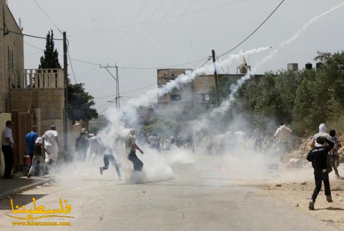 إصابات بالغاز في مواجهات بمحيط جامعة القدس