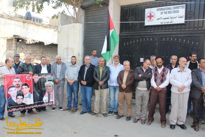 (تحت المقال - 7) - اعتصامٌ في عين الحلوة تضامناً مع أسرانا البواسل في معتقلات الاحتلال الصهيوني